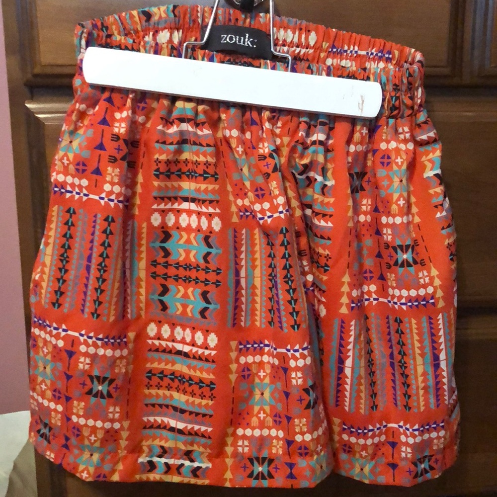Patterned flowy shorts